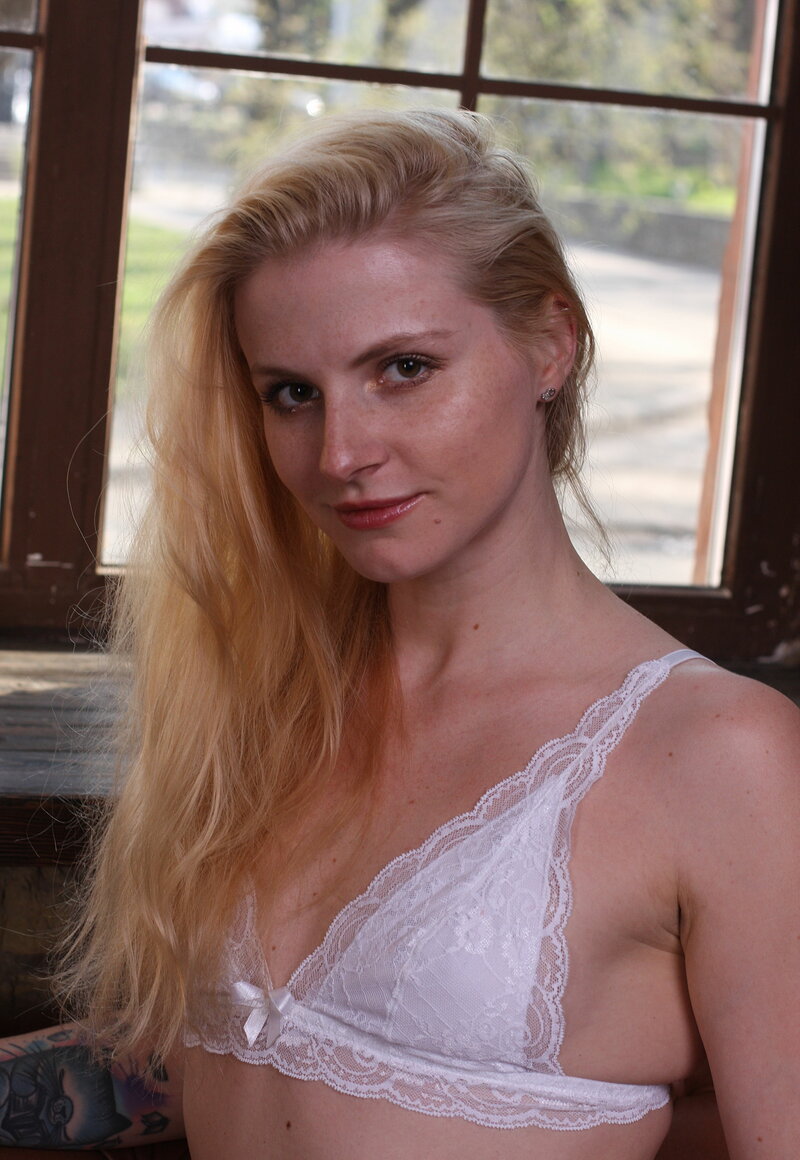 Юлия, 25 лет, 2 размер груди